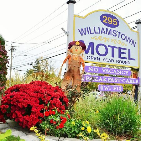 Williamstown Motel Bagian luar foto