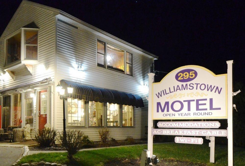 Williamstown Motel Bagian luar foto