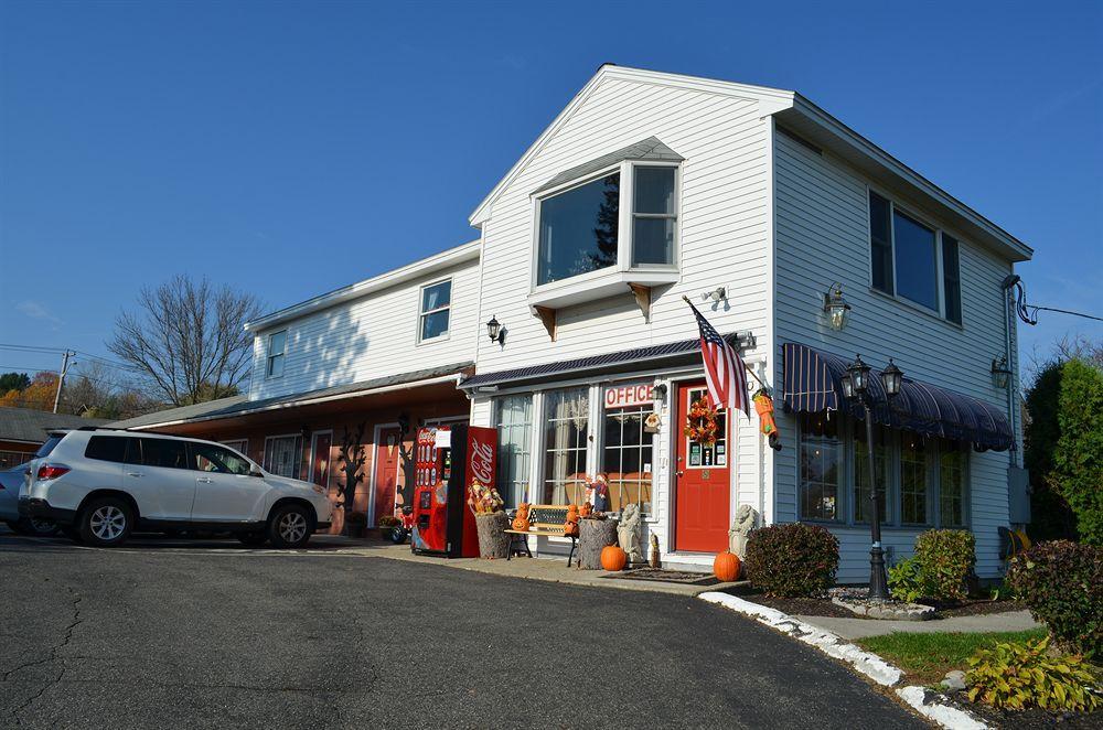 Williamstown Motel Bagian luar foto