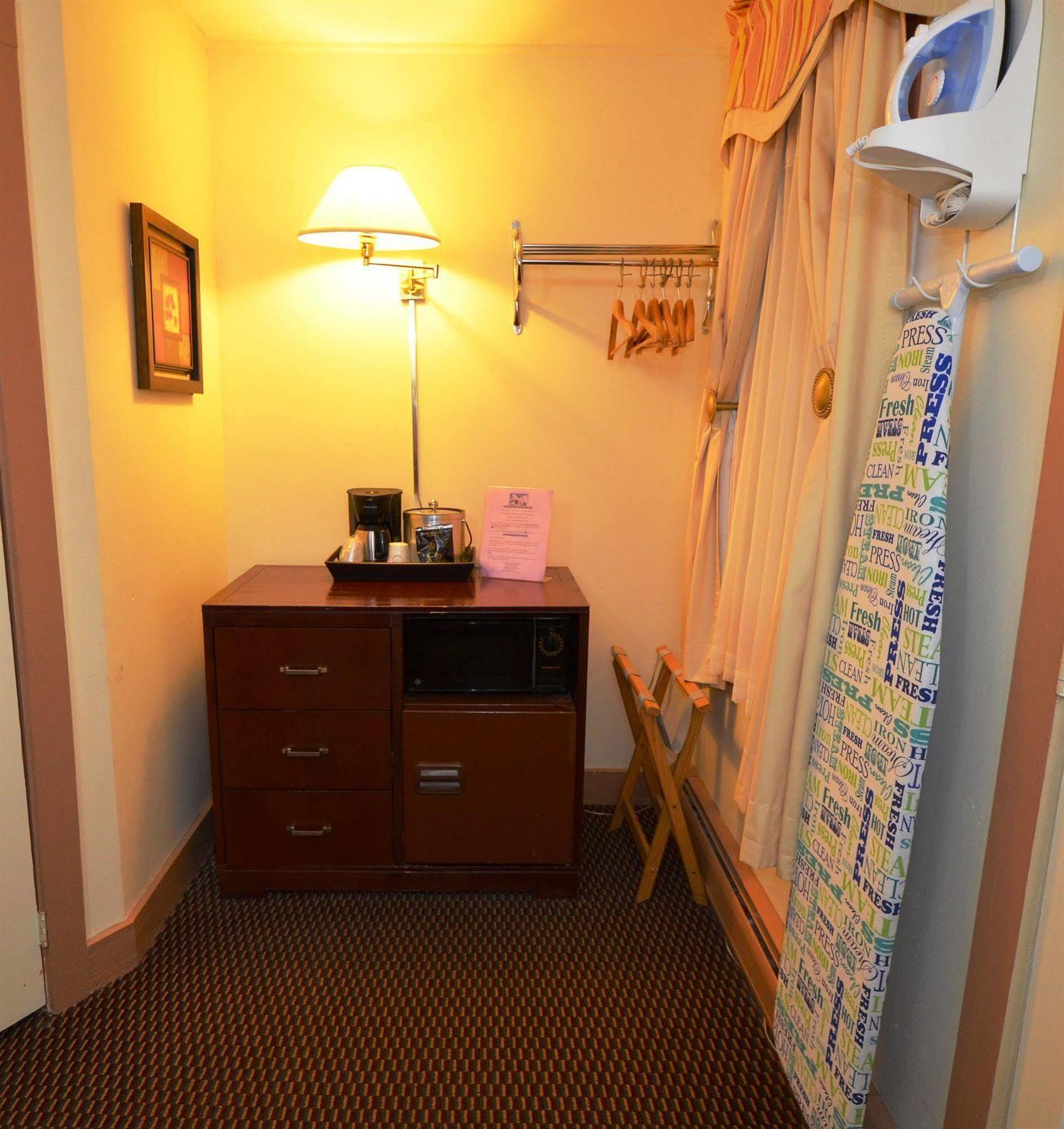 Williamstown Motel Bagian luar foto