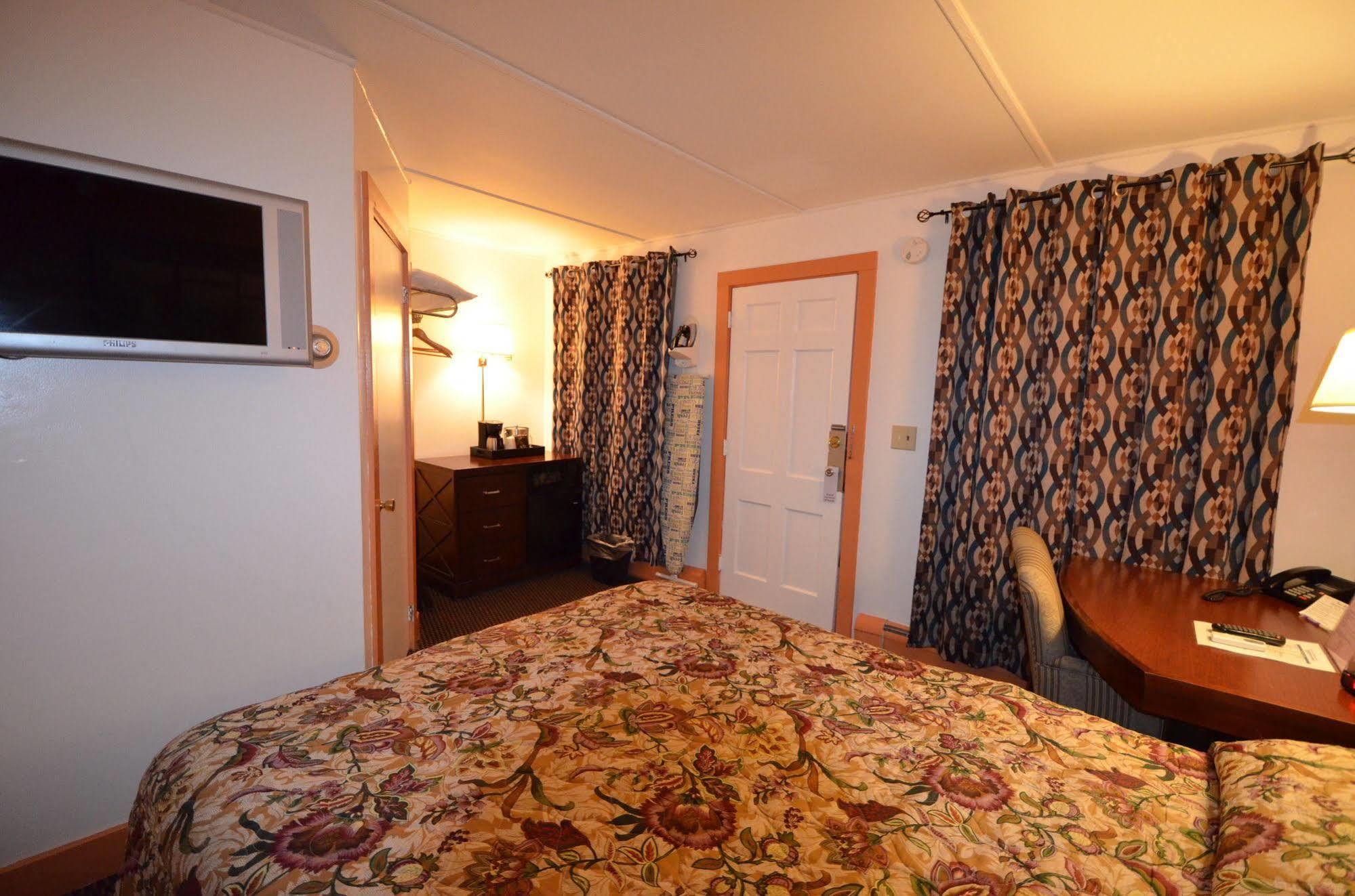 Williamstown Motel Bagian luar foto