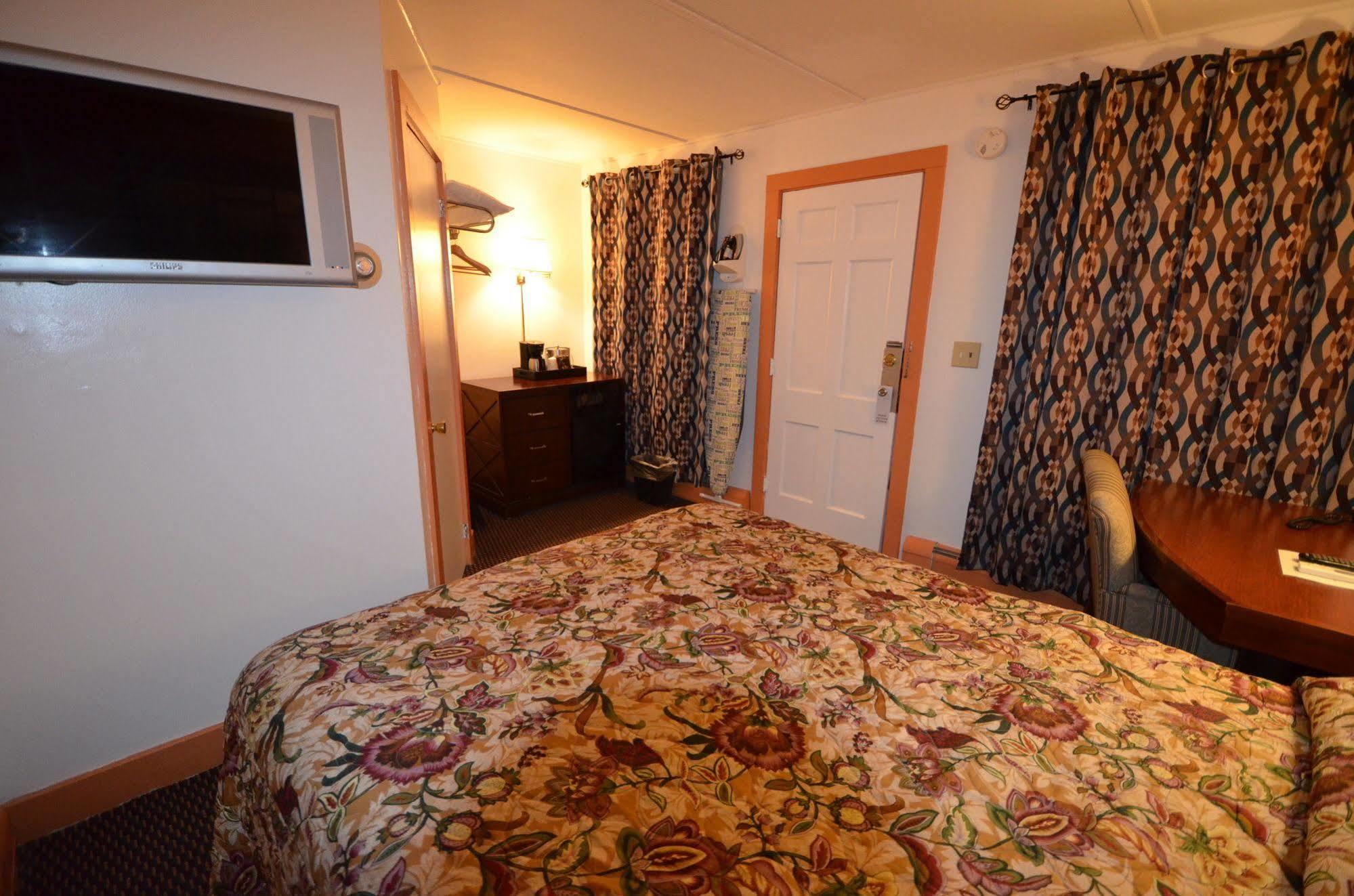 Williamstown Motel Bagian luar foto